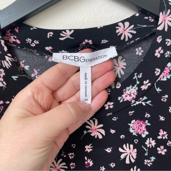 BCBG Long Sleeve Ditsy Print A-Line Dress - Picture 5 of 9